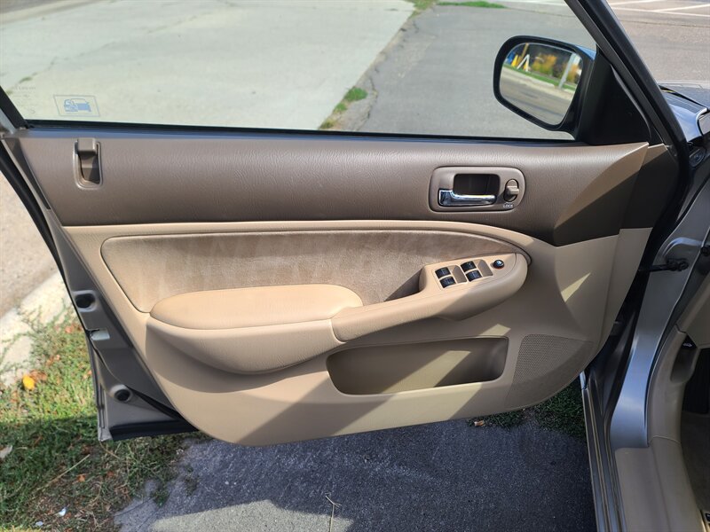 2003 Honda Civic LX photo 10