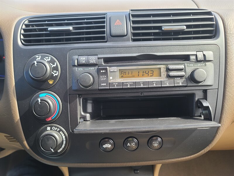 2003 Honda Civic LX photo 8