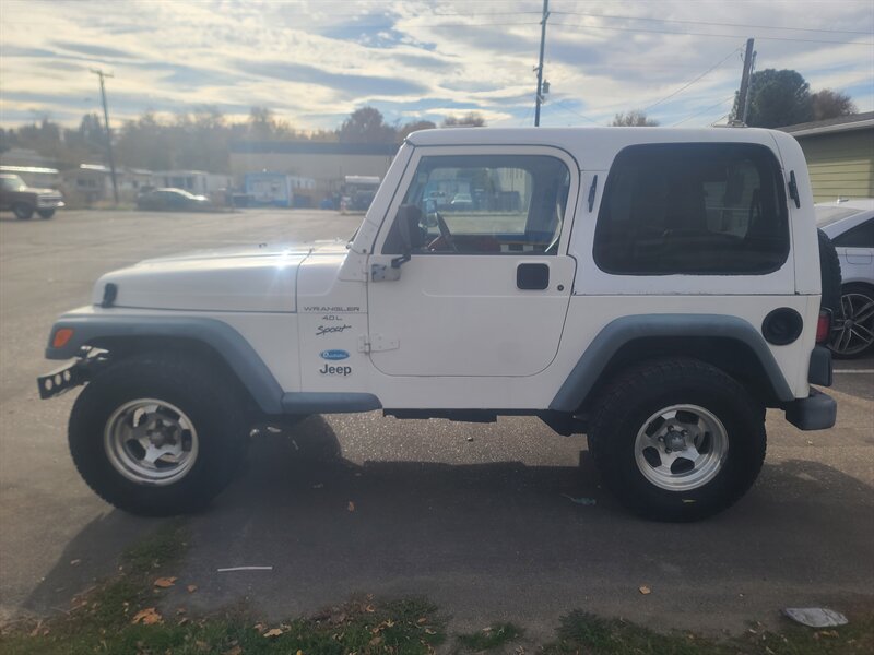 1999 Jeep Wrangler Sport photo 4