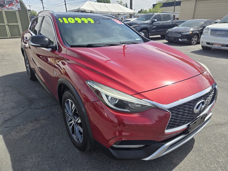 2017 INFINITI QX30 Luxury   - Photo 1 - Boise, ID 83714