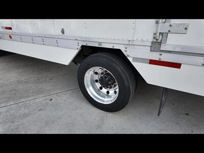 2017 Freightliner M2 106  MOVING TRUCK - Photo 16 - San Jacinto, CA 92583