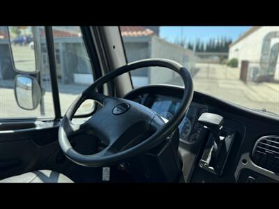 2016 Freightliner M2 106  BOX TRUCK MEASUREMENTS 26L X 100H X 94W - Photo 18 - San Jacinto, CA 92583