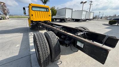 2012 Freightliner M2 106 CAB & CHASSIS MANUAL TRANSMISSION - Photo 32 - San Jacinto, CA 92583