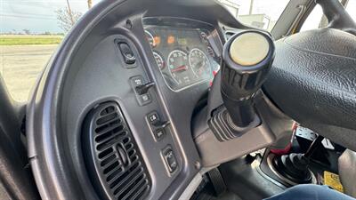 2012 Freightliner M2 106 CAB & CHASSIS MANUAL TRANSMISSION - Photo 36 - San Jacinto, CA 92583