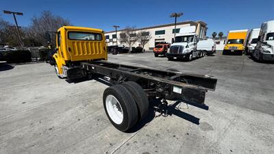 2012 Freightliner M2 106  CAB & CHASSIS MANUAL TRANSMISSION - Photo 14 - San Jacinto, CA 92583
