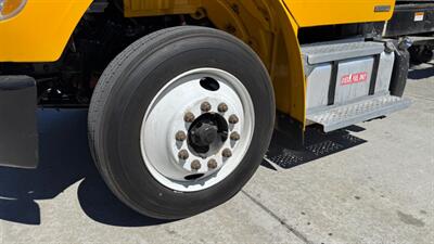 2012 Freightliner M2 106  CAB & CHASSIS MANUAL TRANSMISSION - Photo 20 - San Jacinto, CA 92583