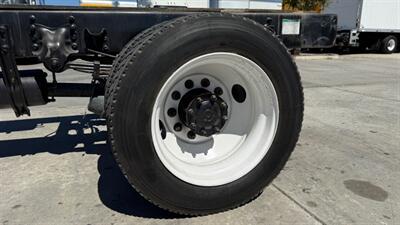 2012 Freightliner M2 106  CAB & CHASSIS MANUAL TRANSMISSION - Photo 22 - San Jacinto, CA 92583