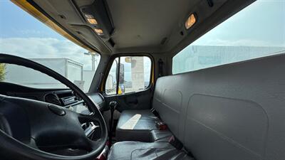 2012 Freightliner M2 106 CAB & CHASSIS MANUAL TRANSMISSION - Photo 41 - San Jacinto, CA 92583