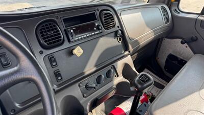 2012 Freightliner M2 106 CAB & CHASSIS MANUAL TRANSMISSION - Photo 39 - San Jacinto, CA 92583