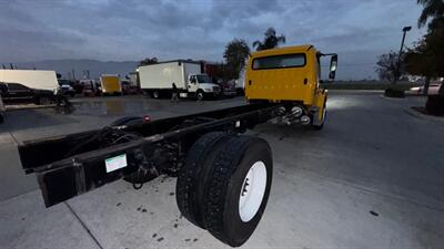 2012 Freightliner M2 106  CAB & CHASSIS MANUAL TRANSMISSION - Photo 17 - San Jacinto, CA 92583