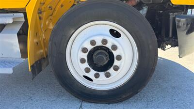 2012 Freightliner M2 106  CAB & CHASSIS MANUAL TRANSMISSION - Photo 24 - San Jacinto, CA 92583