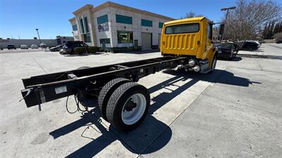 2012 Freightliner M2 106  CAB & CHASSIS MANUAL TRANSMISSION - Photo 16 - San Jacinto, CA 92583
