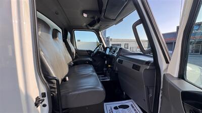 2021 International MV607 28 ft BOX TRUCK - Photo 22 - San Jacinto, CA 92583
