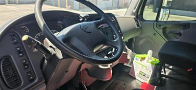 2014 Freightliner M2 106 TOOLS TRUCK H B - Photo 2 - San Jacinto, CA 92583