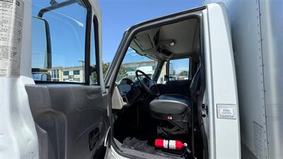2018 International DuraStar 4300   - Photo 3 - San Jacinto, CA 92583