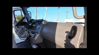 2017 Freightliner M2 106  BOX TRUCK - Photo 24 - San Jacinto, CA 92583