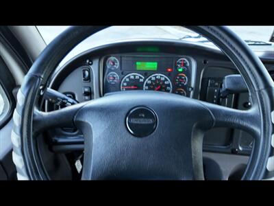 2016 Freightliner M2 106  26 ft BOX TRUCK - Photo 8 - San Jacinto, CA 92583