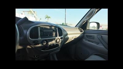 2002 Toyota Sequoia Limited   - Photo 5 - San Jacinto, CA 92583