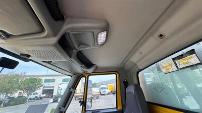 2017 International 4300 26FT BOX TRUCK - Photo 5 - San Jacinto, CA 92583