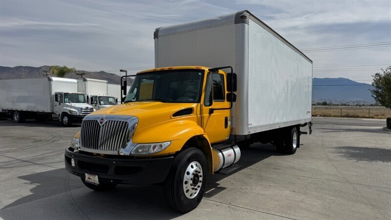 2017 Inter 4300 26FT  BOX TRUCK - Photo 1 - San Jacinto, CA 92583