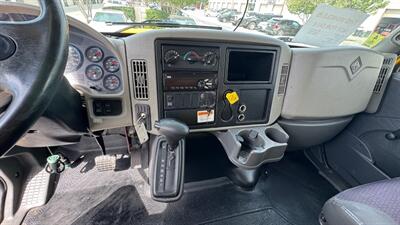 2017 International 4300 26FT BOX TRUCK - Photo 6 - San Jacinto, CA 92583