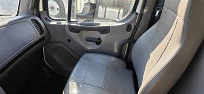 2020 Freightliner M2 106  26FT BOX TRUCK - Photo 6 - San Jacinto, CA 92583