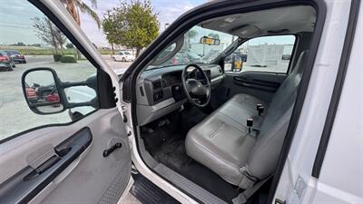 2003 Ford F550 Super Duty Regular Cab & Chassis 141 " W.B. 2D  BUCKET/BOOM - Photo 2 - San Jacinto, CA 92583