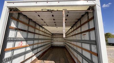 2021 International MV607 106  26 ft BOX TRUCK - Photo 4 - San Jacinto, CA 92583