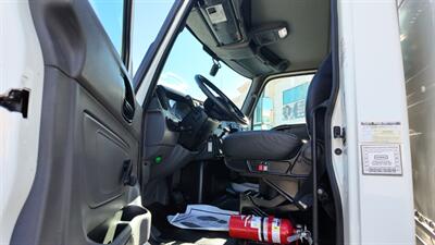 2021 International MV607 106 26 ft BOX TRUCK - Photo 2 - San Jacinto, CA 92583