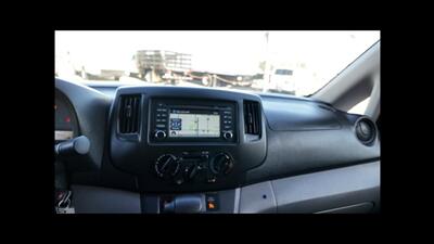 2015 Nissan NV200 SV   - Photo 6 - San Jacinto, CA 92583