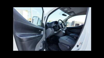 2015 Nissan NV200 SV   - Photo 3 - San Jacinto, CA 92583