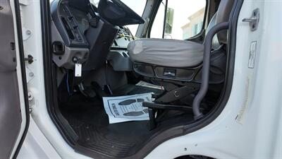2015 Freightliner M2 106  26 ft BOX TRUCK - Photo 9 - San Jacinto, CA 92583
