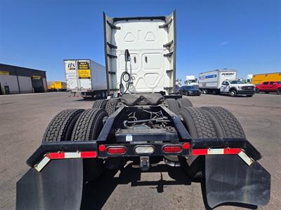 2022 Freightliner T12664ST Sleeper Tractor GTR DETROIT 3.08 - Photo 5 - San Jacinto, CA 92583