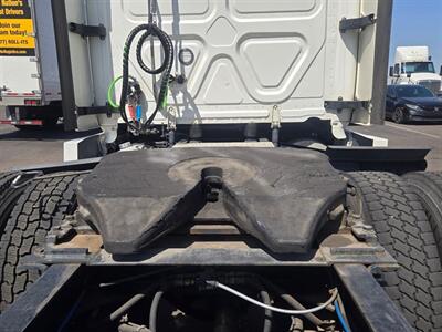 2022 Freightliner T12664ST Sleeper Tractor GTR DETROIT 3.08 - Photo 11 - San Jacinto, CA 92583