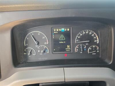 2022 Freightliner T12664ST Sleeper Tractor GTR DETROIT 3.08 - Photo 9 - San Jacinto, CA 92583