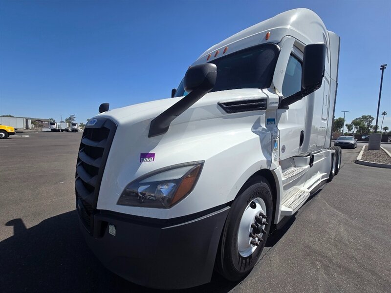 2022 Freightliner T12664ST Sleeper Tractor  GTR DETROIT 3.08 - Photo 1 - San Jacinto, CA 92583