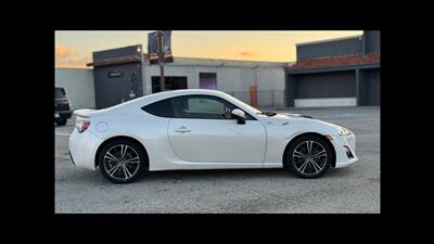 2014 Scion FR-S FR   - Photo 7 - San Jacinto, CA 92583