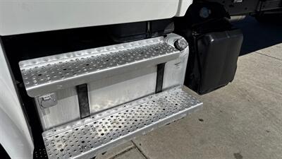 2013 Freightliner M2 106  CAB & CHASSIS NO BOX HYDRAULIC BRAKES - Photo 14 - San Jacinto, CA 92583