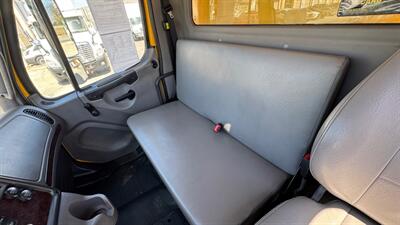 2019 Freightliner M2 106  26FT BOX TRUCK - Photo 4 - San Jacinto, CA 92583