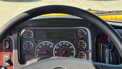 2019 Freightliner M2 106  26FT BOX TRUCK - Photo 6 - San Jacinto, CA 92583