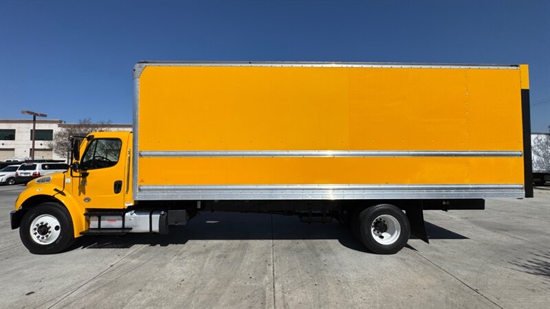 2019 Freightliner M2 106  26FT BOX TRUCK