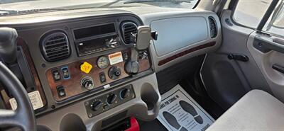 2020 Freightliner M2 106 26 ft REEFER BOX TRUCK - Photo 3 - San Jacinto, CA 92583