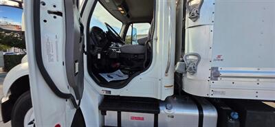 2020 Freightliner M2 106 26 ft REEFER BOX TRUCK - Photo 12 - San Jacinto, CA 92583