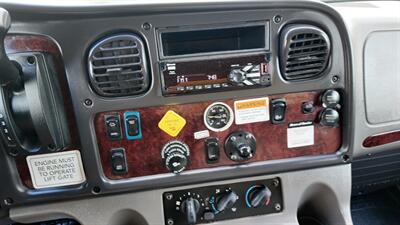 2020 Freightliner M2 106  26 ft BOX TRUCK - Photo 6 - San Jacinto, CA 92583
