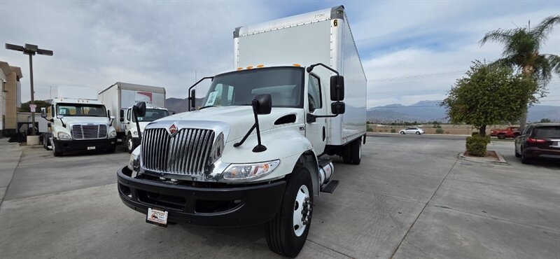 2021 International MV607 SBA 4X2  26FT BOX X 103 X 102 - Photo 1 - San Jacinto, CA 92583