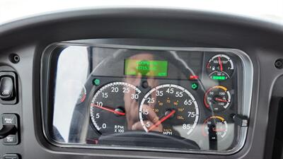 2018 Freightliner M2 106  26 ft BOX TRUCK - Photo 3 - San Jacinto, CA 92583