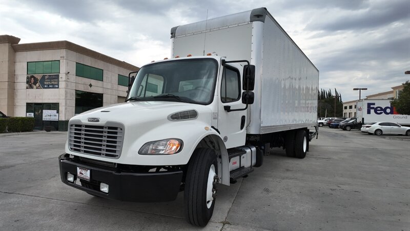 2018 Freightliner M2 106 26 ft BOX TRUCK - Photo 1 - San Jacinto, CA 92583