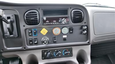 2018 Freightliner M2 106  26 ft BOX TRUCK - Photo 5 - San Jacinto, CA 92583