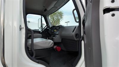 2018 Freightliner M2 106  26 ft BOX TRUCK - Photo 28 - San Jacinto, CA 92583