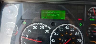 2017 Freightliner M2 106  26FT BOX 109 X 102 - Photo 7 - San Jacinto, CA 92583